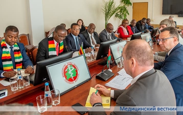 Беларусь посетила делегация специалистов медицинской отрасли из Зимбабве			     
        Беларусь посетила делегация специалистов медицинской отрасли из Зимбабве