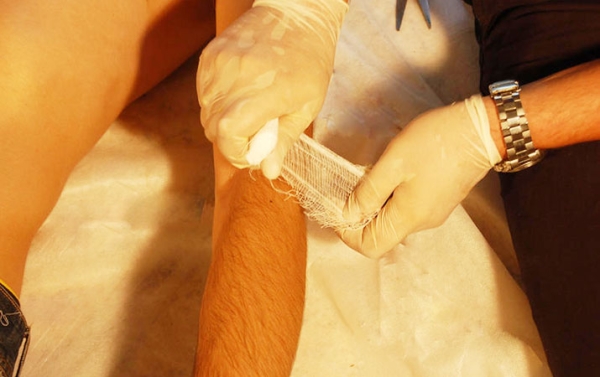 Первая помощь при острой кровопотере и травматическом шоке			     
        Первая помощь при острой кровопотере и травматическом шоке