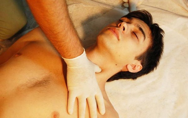 Первая помощь при острой кровопотере и травматическом шоке			     
        Первая помощь при острой кровопотере и травматическом шоке